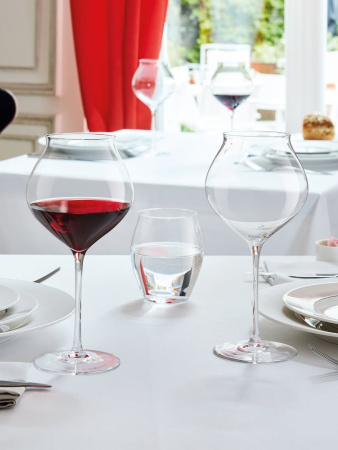 Brighten up your hotel tables with the elegance of Macaron Fascination  The art of tasting is reaching new heights in hotels. Our Macaron Fascination 