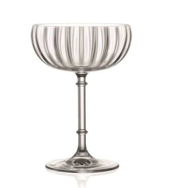 Бокал блюдце