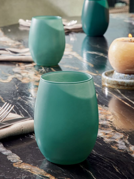 Primary Color pour une touche colorée sur les tables pendant la saison estivale  