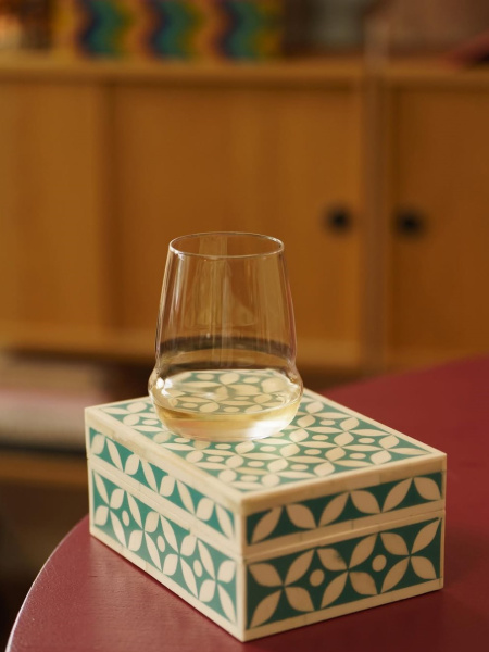 COCOON - contemporary design that stands apart from traditional wine glasses. Through innovative