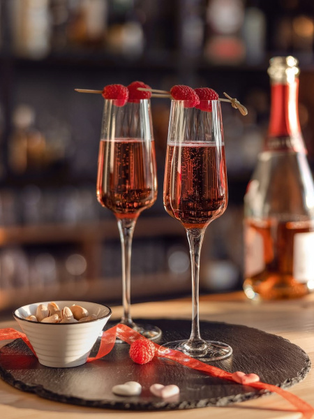 The new Symetrie flute is perfect for a cocktail party!   