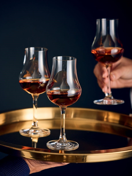 Les Spiritueux by C&S    Saviez-vous que l’Armagnac est la plus ancienne des eaux-de-vie françaises  Obtenue par distillation et assemblage de vins bl