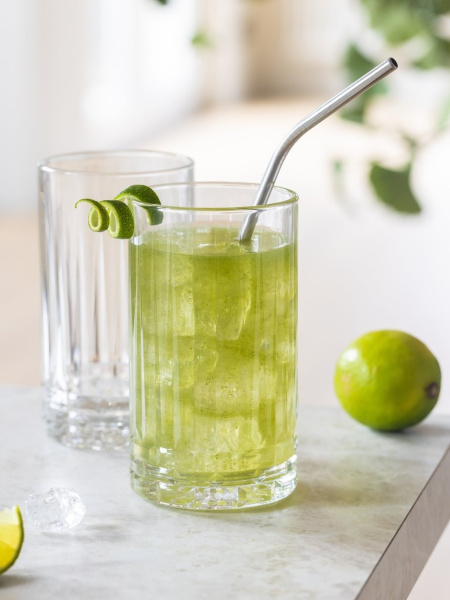 Наша новинка — стаканы 'Чикаго'!  ⠀Эти стильные стаканы идеально подойдут для ваших любимых напитков.  Теперь каждый глоток станет настоящим удовольст